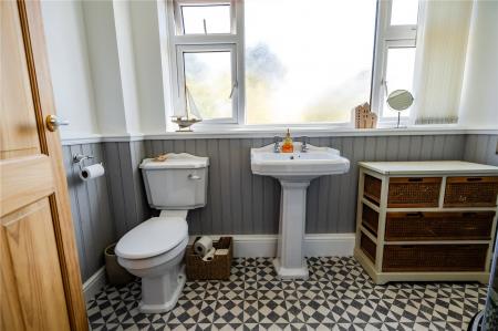 Ff Shower Room