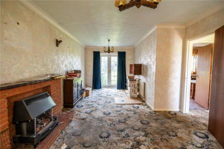 Living Room (2)