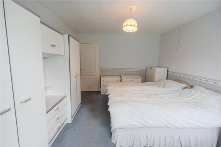 Bedroom 1 (2)