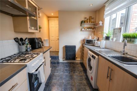 Kitchen (2)