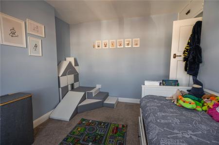 Bedroom 2 (2)