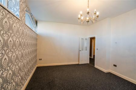 Bedroom 1 (2)