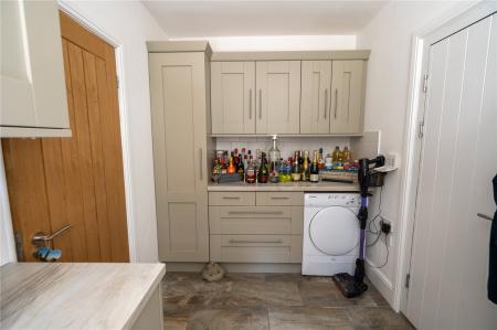 Utility Room (2)