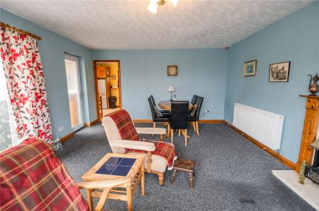 Family Room (2)