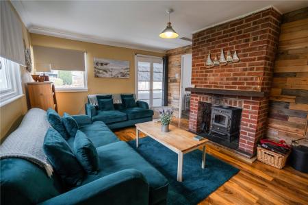 Living Room (2)