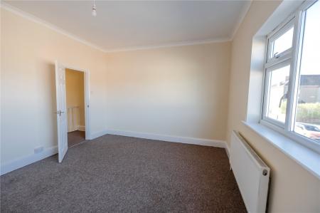Bedroom 1 (2)