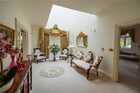 Entrance Hall (2)