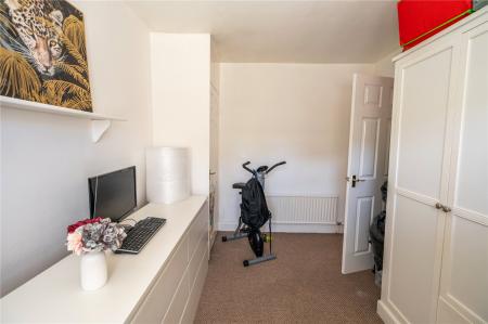 Bedroom 2 (2)
