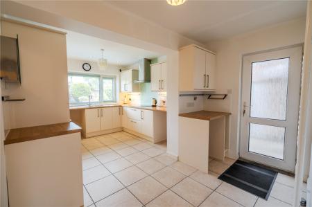 Kitchen (2)