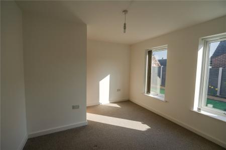 Bedroom 1 (2)