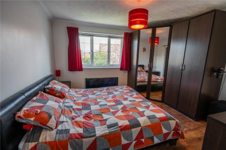 Bedroom 1 (2)