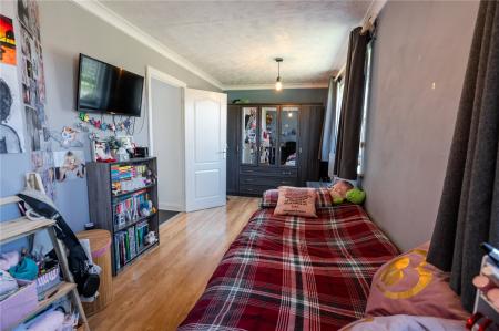 Bedroom 2 (2)