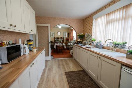 Kitchen (2)