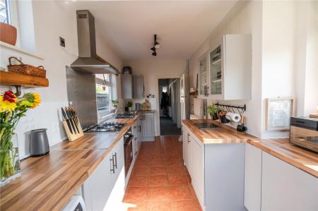 Kitchen (2)