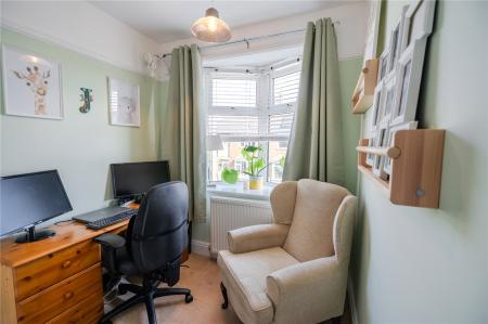 Box Bedroom
