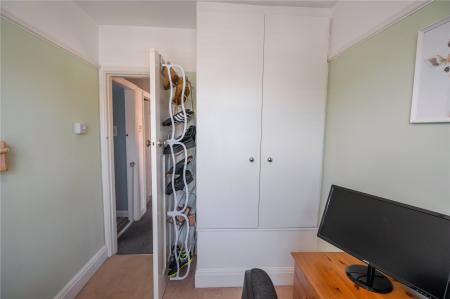 Box Bedroom (2)