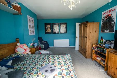 Bedroom 1 (2)
