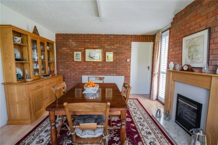 Bed 4/Dining Room(2)