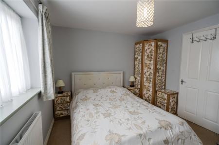 Bedroom 1 (2)