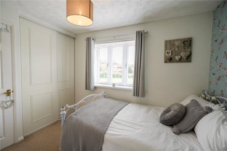 Bedroom 2 (2)
