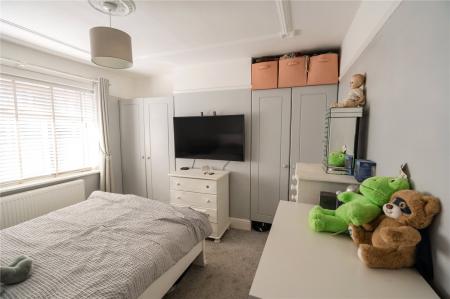 Bedroom 1 (2)
