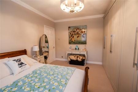 Bedroom 1 (2)