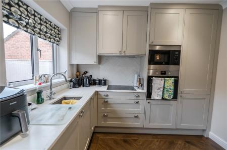 Kitchen (2)