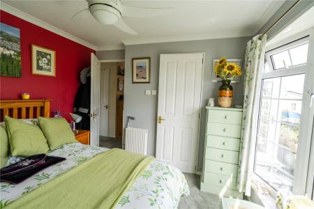 Bedroom 1 (2)