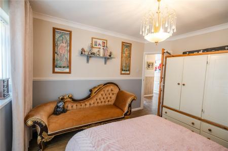 Bedroom 1 (2)