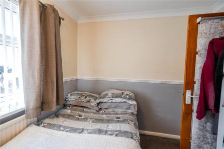 Bedroom 2 (2)
