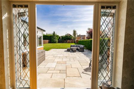 Living Room - Garden