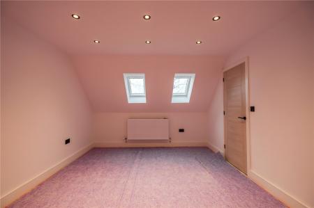 Bedroom 5 (2)
