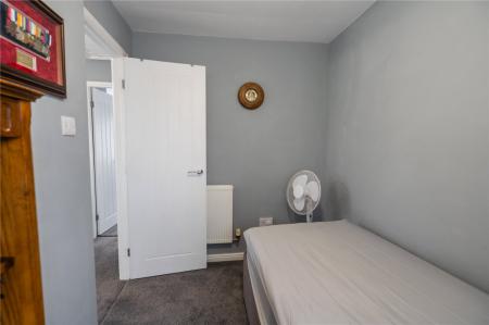 Bedroom 2 (2)
