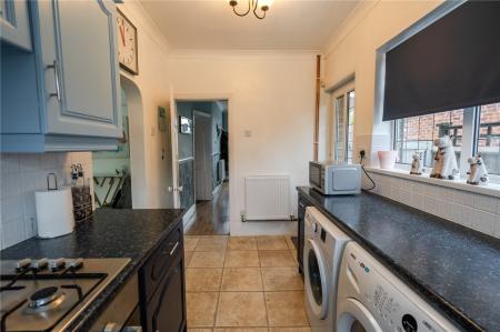 Kitchen (2)