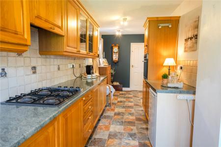 Kitchen (2)