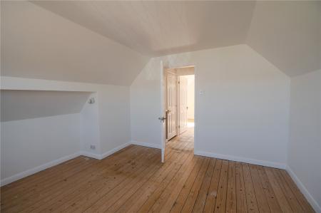 Bedroom 2 (2)