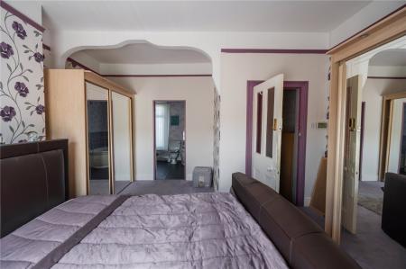 Bedroom 1 (2)