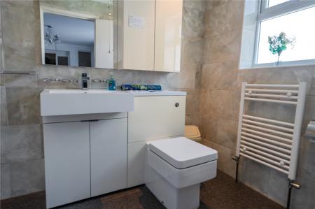 En-Suite (2)
