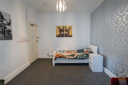 Bedroom 1 (3)