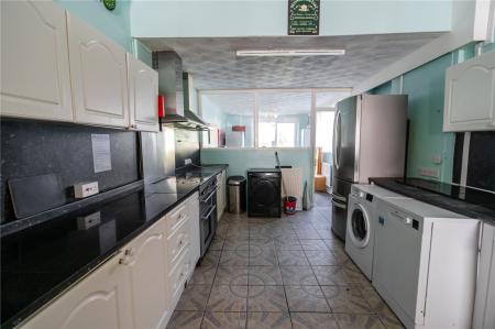Kitchen (2)