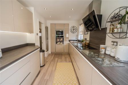 Kitchen (2)