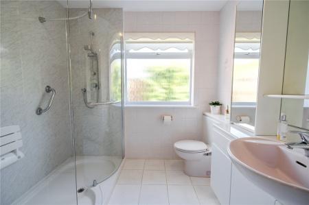 Family Shower Room