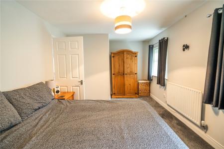 Bedroom 1 (2)