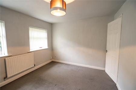 Bedroom 2 (2)
