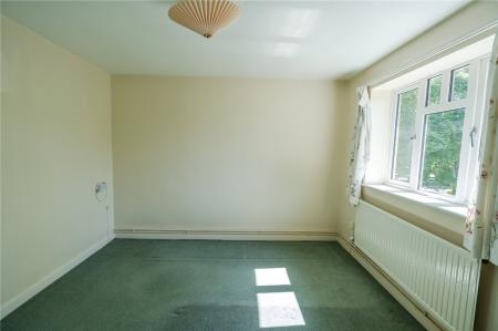 Bedroom 1 (2)