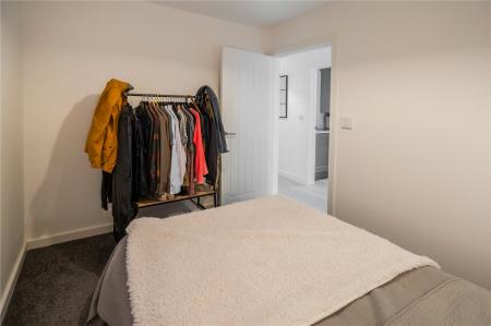 Bedroom 2 (2)