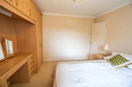 Bedroom 2 (2)