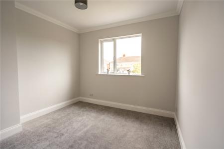 Bedroom 2 (2)