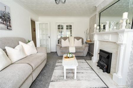 Living Room (2)