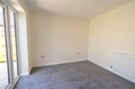 Dining Room/Bed 3